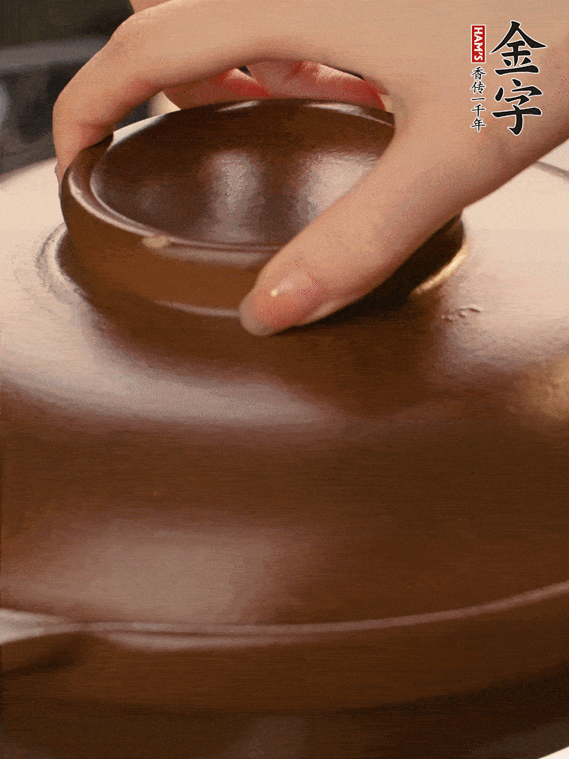 再下日本豆腐煮3分鐘。