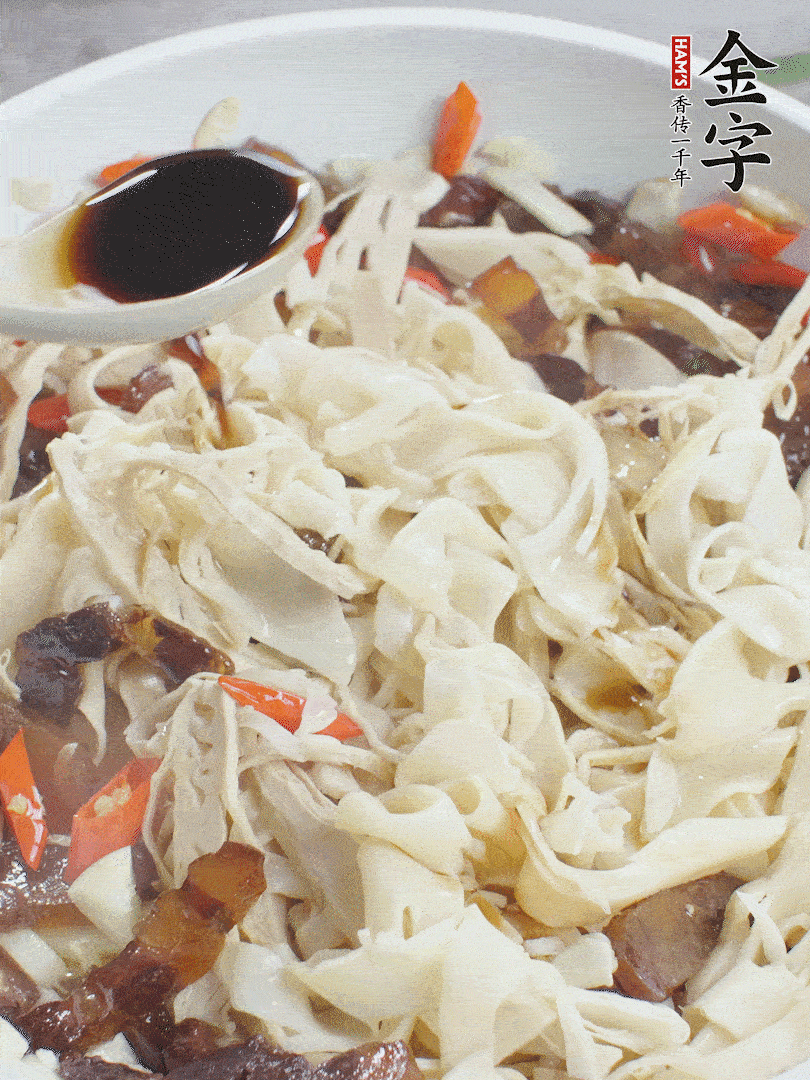 下糯米筍，淋一點(diǎn)生抽、蠔油調(diào)味。