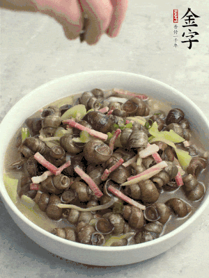 出鍋，撒點蔥花。